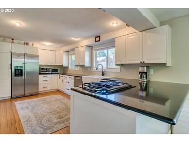 1644 Jamie Cir, West Linn, OR 97068 - photo 6