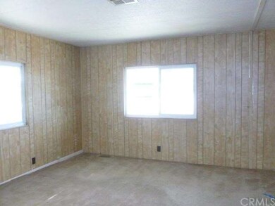 13903 Riviera Dr, Victorville, CA 92395 - photo 5