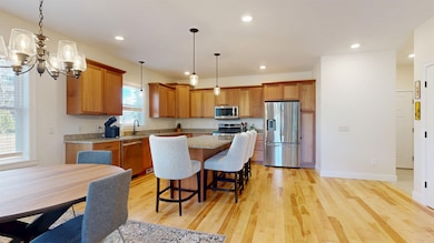 154 Chase Ct, Essex, VT 05452 - photo 2