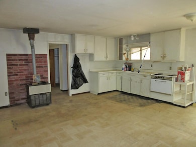 Living/Kitchen combo