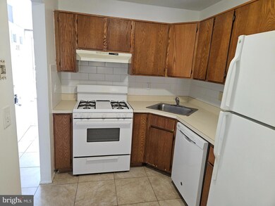 311 Dove Ct unit 311, Lumberton, NJ 08048 - photo 2