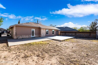 267 Barrel Cactus Dr, Horizon City, TX 79928 - photo 4