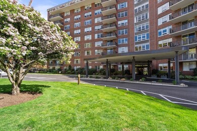 Imperial Towers unit 701, Chestnut Hill, MA 02467 - photo 3