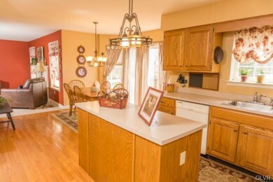 7194 Scenic View Dr, Macungie, PA 18062 - photo 4