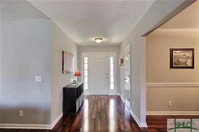 Foyer w/ Coat Closet