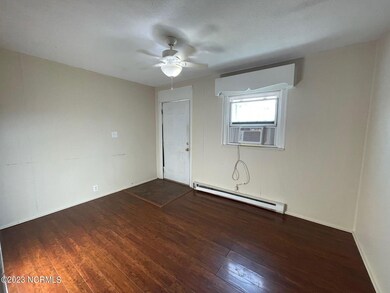 165 Lakewood Dr unit J, Jacksonville, NC 28546 - photo 2