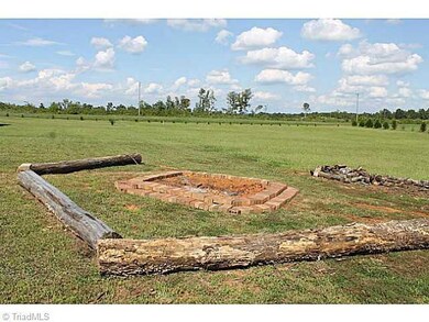 5363 Waynick Meadow Rd, Asheboro, NC 27205 - photo 2