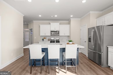 004-Kitchen with Large Island