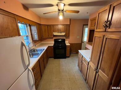 1703 N Ottawa St, Lincoln, IL 62656 - photo 4