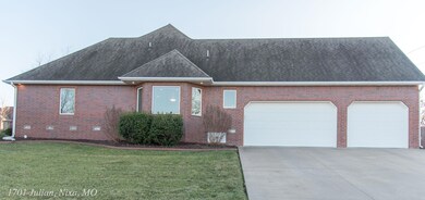1701 Julian, Nixa, MO-53