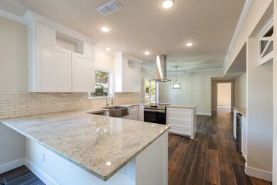 9633 Bayou Brook St, Houston, TX 77063 - photo 2