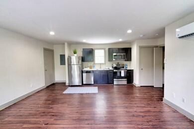 2100 Woodhead St unit 303, Houston, TX 77019 - photo 4
