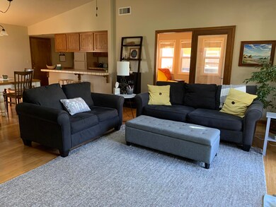 Living Rm / Kitchen