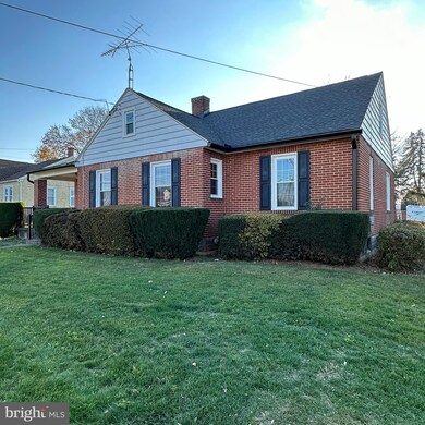 660 Wayne Ave, Chambersburg, PA 17201 - photo 2