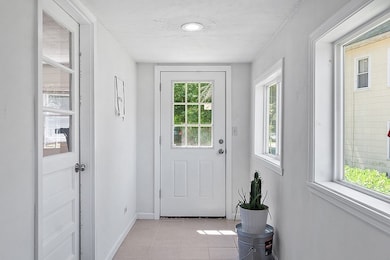 993 Stafford St, Rochdale, MA 01542 - photo 5