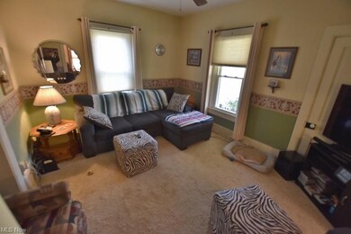 A 2nd angle of the living room.