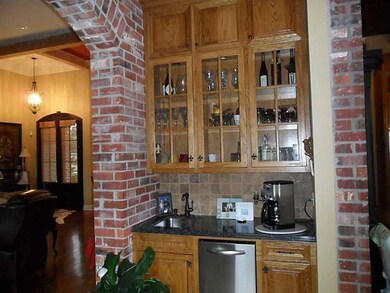 Kitchen. Wet Bar