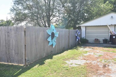 1539 Delavan St, Lincoln, IL 62656 - photo 3