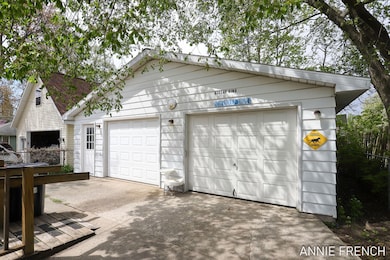 6-web-or-mls-69-e-13th-st