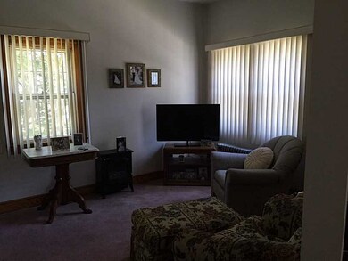 65 Fessenden St, Warwick, RI 02886 - photo 5