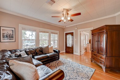 944 Redan St, Houston, TX 77009 - photo 5