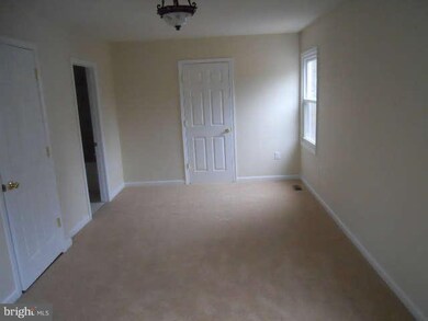 9227 Elvis Ln, Lanham, MD 20706 - photo 6