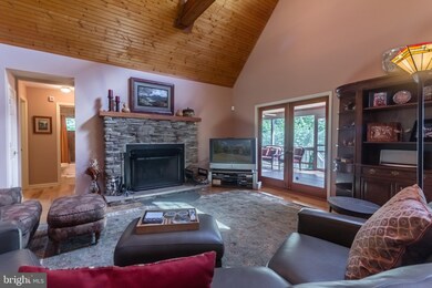 301 Patrick Place, Berkeley Springs, WV 25411 - photo 3