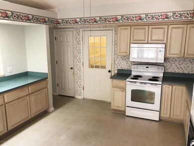 5KITCHEN STOVE