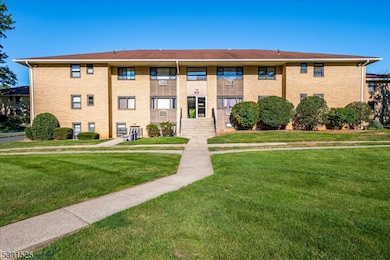 401 Us Highway Rt 22 U 26h unit H, North Plainfield Boro, NJ 07060 - photo 3