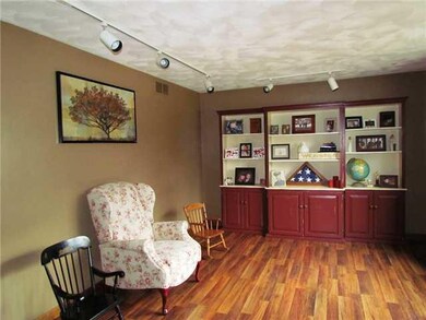 Living Room Brand new laminate floor in living roo