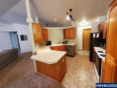 520 Fir St, Lyons, OR 97358 - photo 3