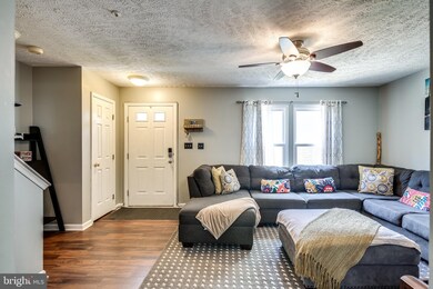 922 Chestnut Wood Ct, Chestnut Hill Cove, MD 21226 - photo 5