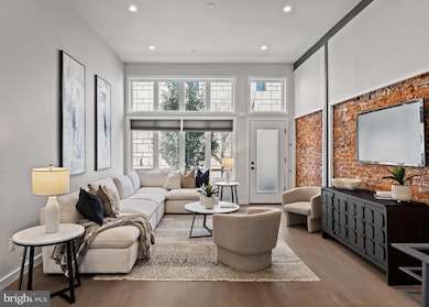 2106 Spring St, Philadelphia, PA 19103 - photo 5