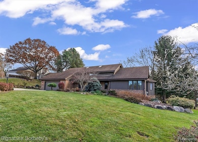 6571 Deer Ridge Dr, Clarkston, MI 48348 - photo 2