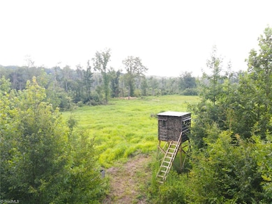 252 Palm Rd, Reidsville, NC 27320 - photo 2