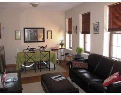 2A Baldwin Place unit 4, Boston, MA 02113 - photo 2