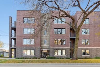 3653 W Barry Ave unit 4E, Chicago, IL 60618 - photo 2