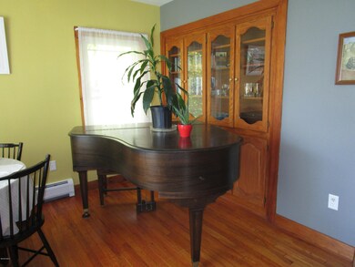 Built-in cabinet in dining room