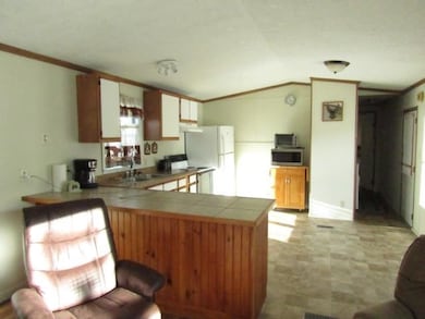 11 Dublin St, Gorham, NH 03581 - photo 5