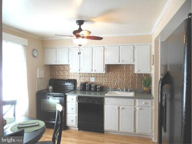 10 Hapsburg Ct, Parkville, MD 21234 - photo 2