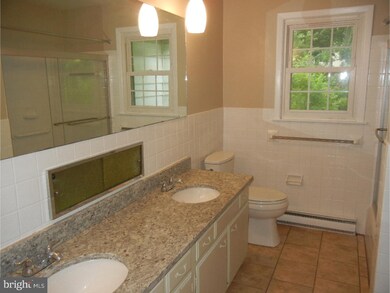 322 S 10th St, Quakertown, PA 18951 - photo 3