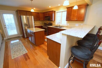 1626 W 68th St, Davenport, IA 52806 - photo 4