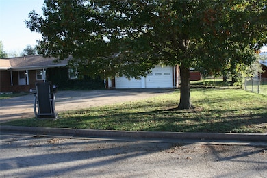 2510 SE 5 1 2 St, Mineral Wells, TX 76067 - photo 2