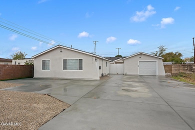 43713 12th St W, Lancaster, CA 93534 - photo 2