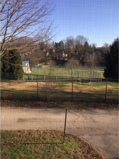 209 Pilgrim Ln unit 2ND FL, Drexel Hill, PA 19026 - photo 2