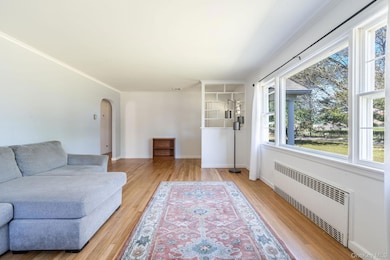 585 Peconic Ln, Peconic, NY 11958 - photo 5