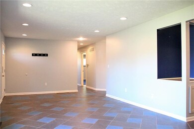 1519 Rocky Ford Rd, Columbus, IN 47203 - photo 3