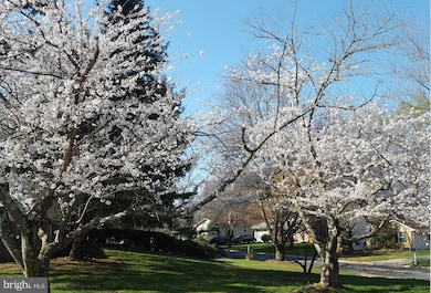 19017 High Point Dr, Gaithersburg, MD 20879 - photo 2