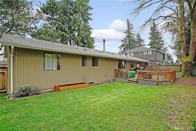 8825 SE 37th St, Mercer Island, WA 98040 - photo 5