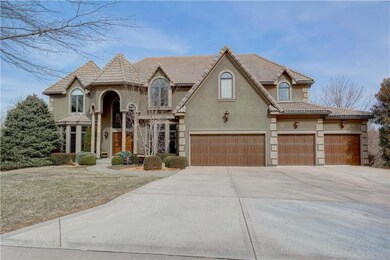 Stately with wonderful curb appeal. Beautiful Arch